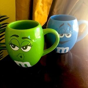 Set of 2 M&M’s mugs Green Blue